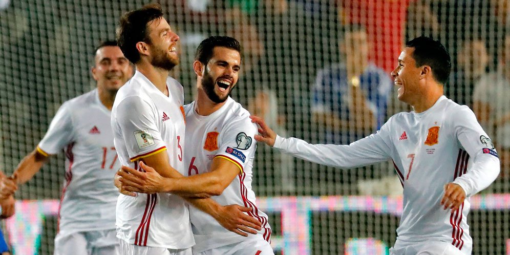 Asier Illarramendi cs merayakan gol ke gawang Israel