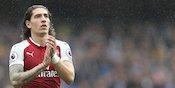 Tak Peduli Persaingan, Bellerin Ingin menimba ilmu dari Lichtsteiner Tak Peduli Persaingan, Bellerin Ingin menimba ilmu dari Lichtsteiner