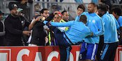 Aksi Tendangan Kungfu, Evra Dihukum Tujuh Bulan