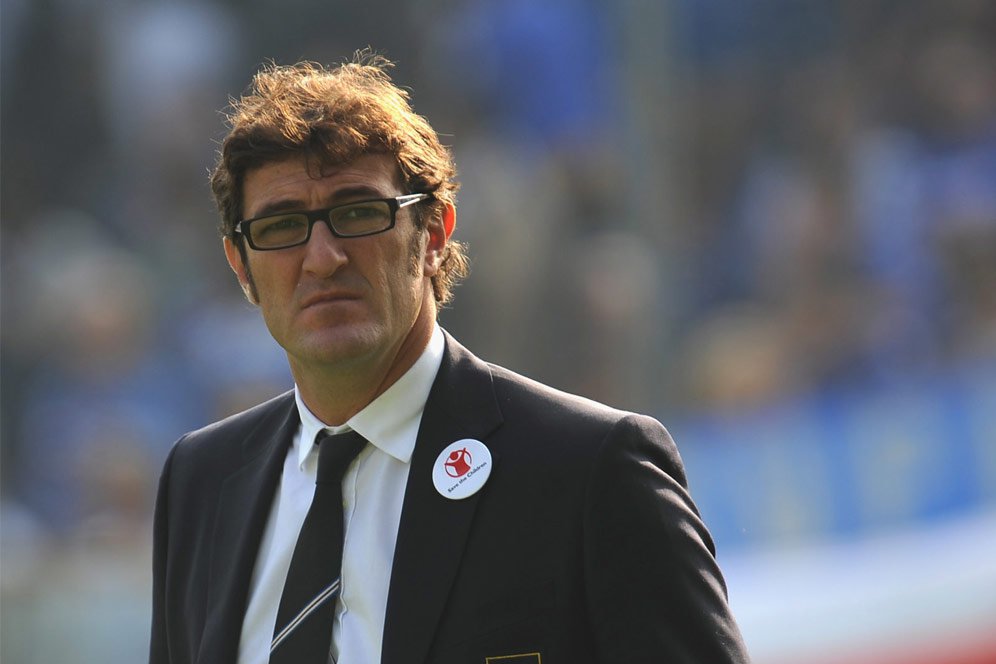 Ciro Ferrara Akui Ingin Latih Timnas Italia Ciro Ferrara Akui Ingin Latih Timnas Italia