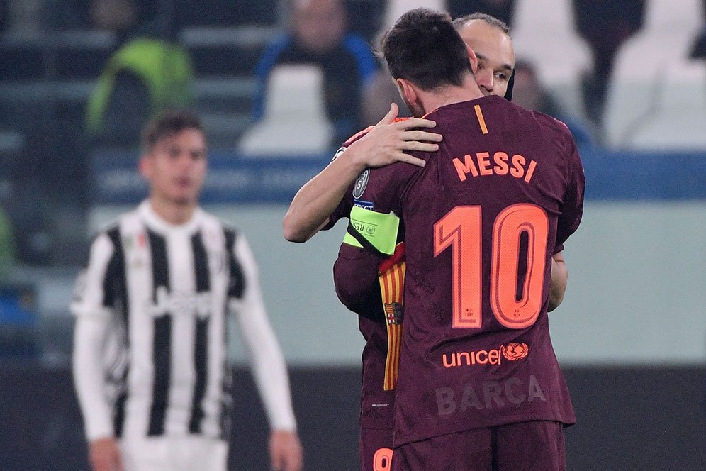 Video: Fans Juve Beri Aplaus Untuk Messi, Standing Ovation Untuk Iniesta Video: Fans Juve Beri Aplaus Untuk Messi, Standing Ovation Untuk Iniesta