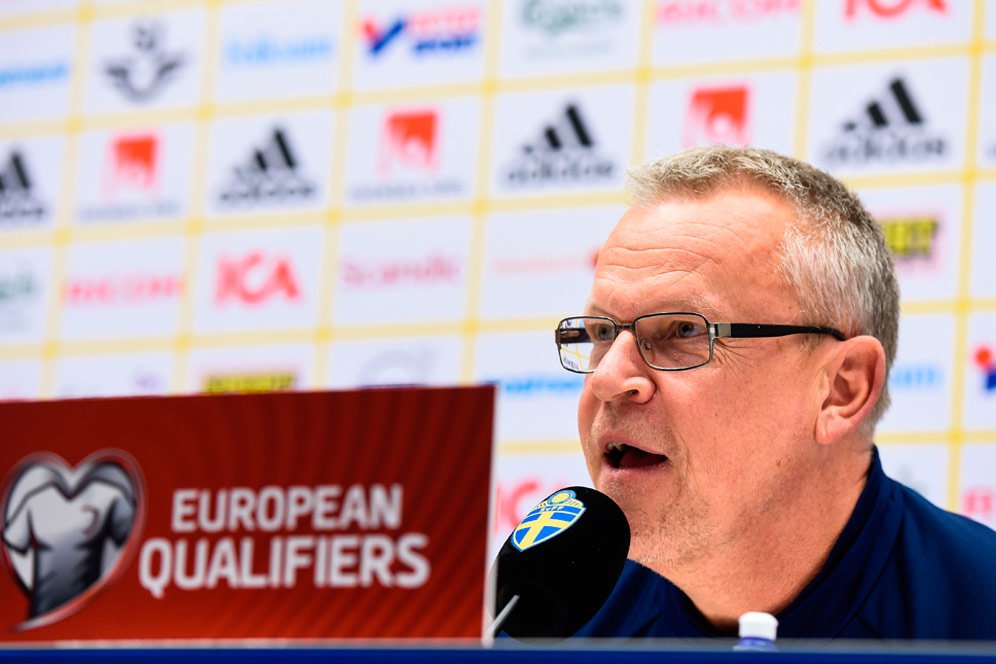 Pelatih Swedia Sebut Italia Dalam Tekanan Besar