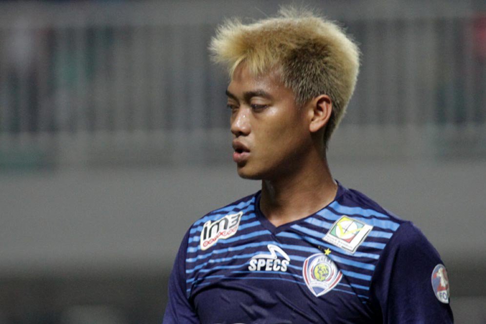Cerita Unik dari Debut Kurnia Meiga di Hadapan Puluhan Ribu Aremania Cerita Unik dari Debut Kurnia Meiga di Hadapan Puluhan Ribu Aremania