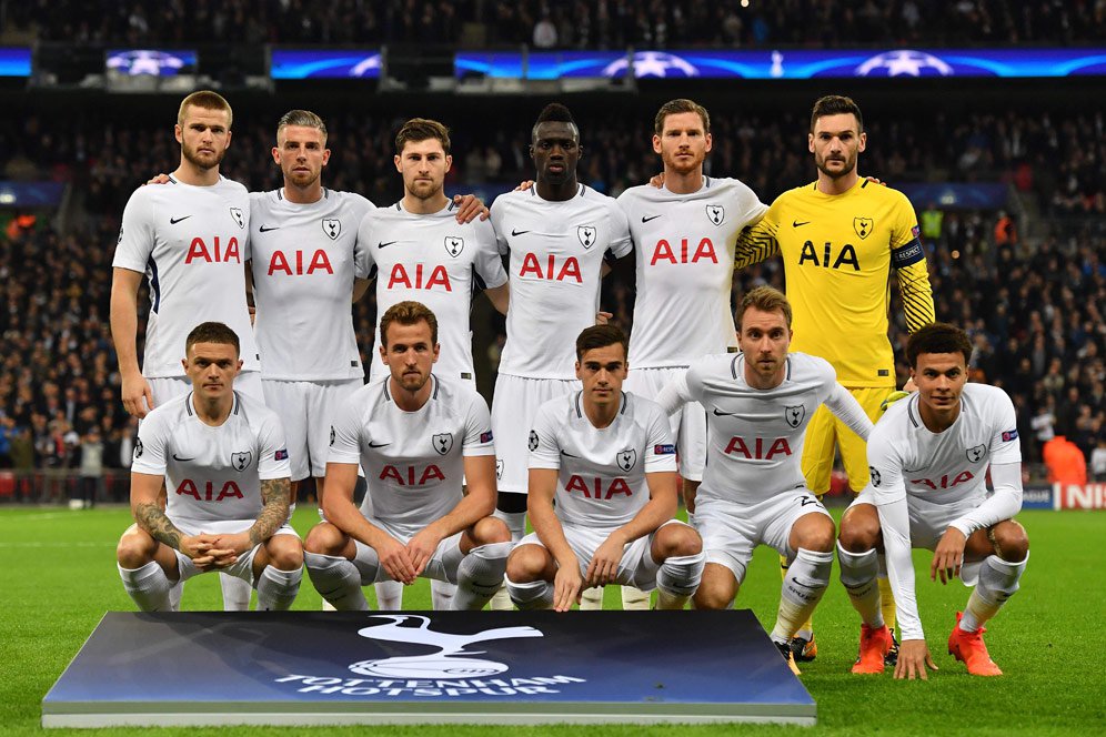 Carragher: Tottenham Diperlakukan Seperti Bukan Tim Besar Carragher: Tottenham Diperlakukan Seperti Bukan Tim Besar