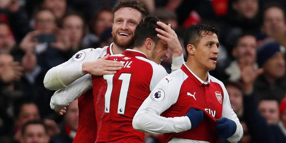 Shkodran Mustafi Merayakan Golnya Ke Gawang Tottenham