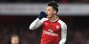Mertesacker Ingin Arsenal Bantu Ozil Agar Tampil Lebih Baik