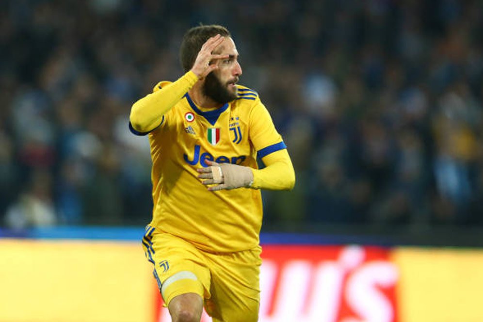 Buffon Sanjung Komitmen dan Kontribusi Higuain Buffon Sanjung Komitmen dan Kontribusi Higuain