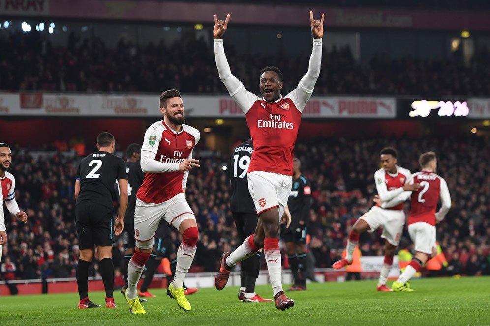 Welbeck Berbeda dari Kane Welbeck Berbeda dari Kane