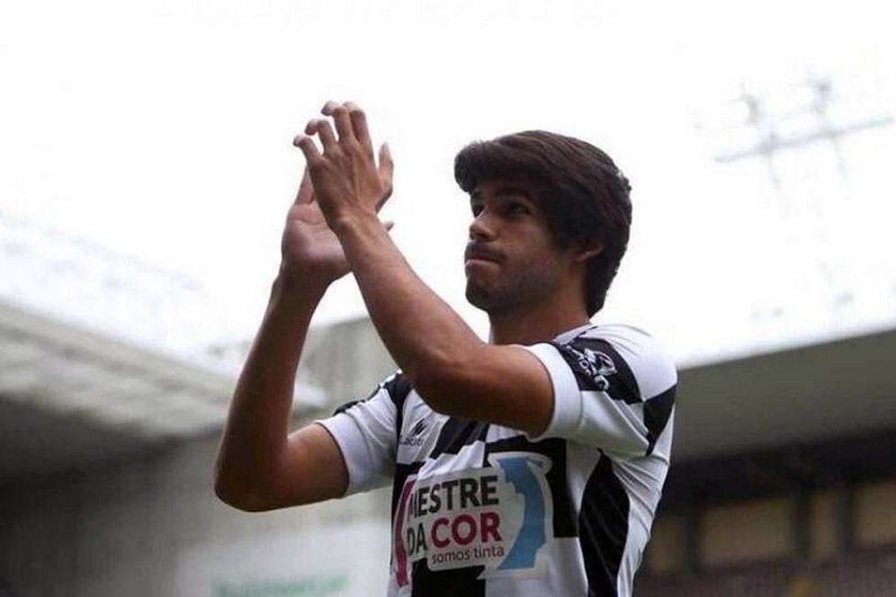 Karena Tumor di Paha, Striker Ini Meninggal Dunia di Usia 20 Tahun Karena Tumor di Paha, Striker Ini Meninggal Dunia di Usia 20 Tahun