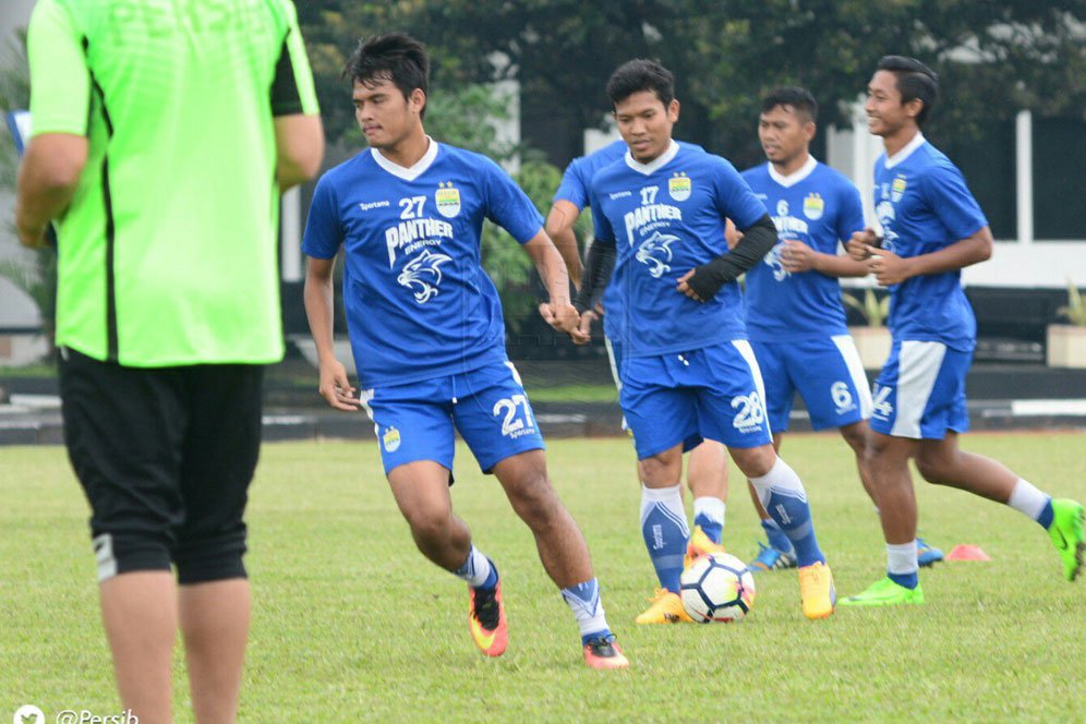 Persela Tak Mau Hambat Keinginan Eka Ramdani Gabung Persib Persela Tak Mau Hambat Keinginan Eka Ramdani Gabung Persib