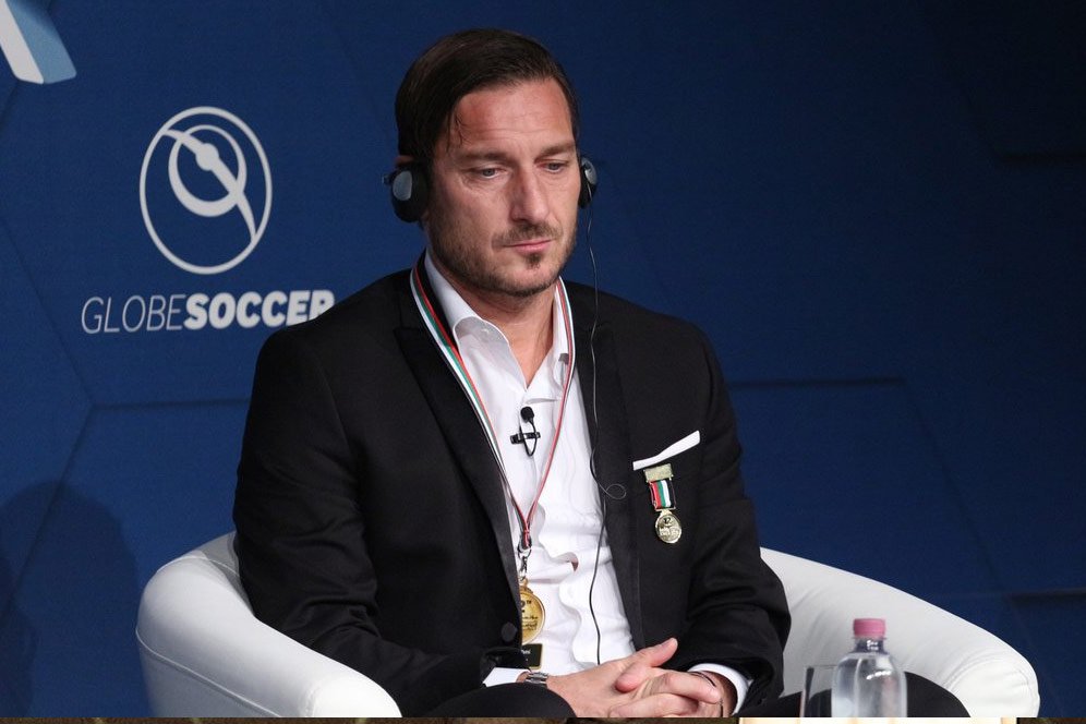 Totti: Percayalah, Barca Takut Lawan Roma