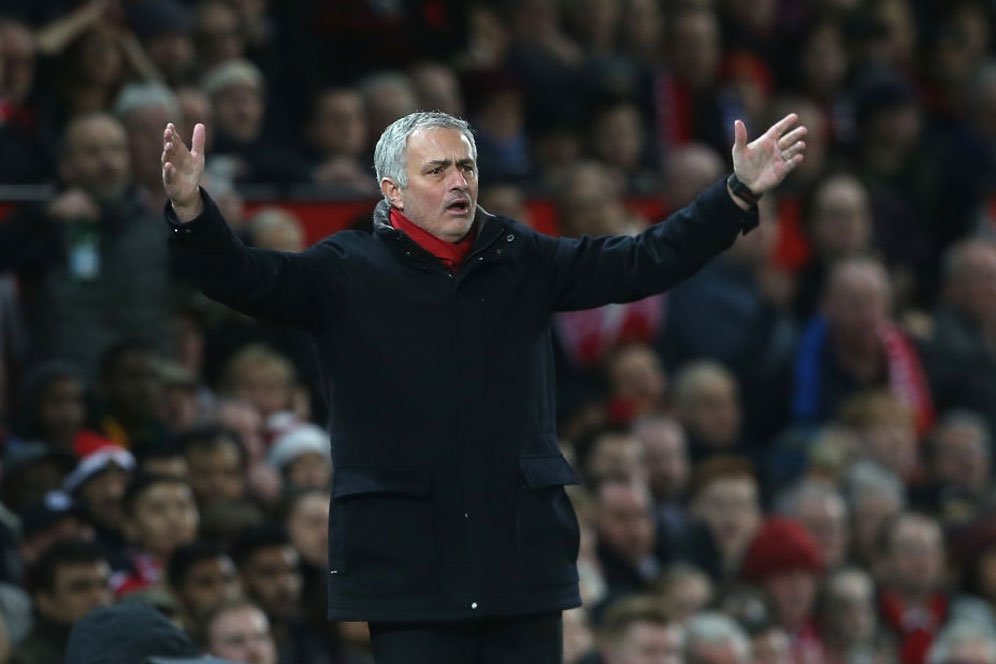 Dicap Parkir Bus, Mourinho Serang Balik Para Pundit