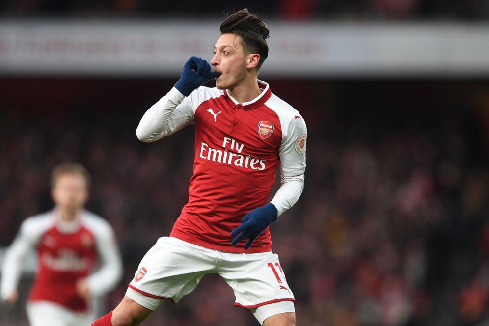Terbukti Ampuh, Ozil Jadikan Rihanna Jimat Keberuntungannya