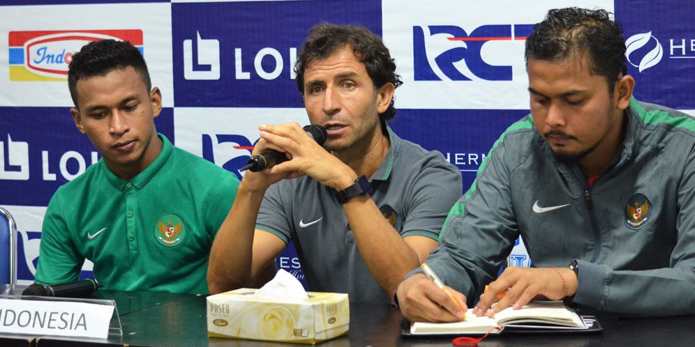 Osvaldo Haay dan Luis Milla