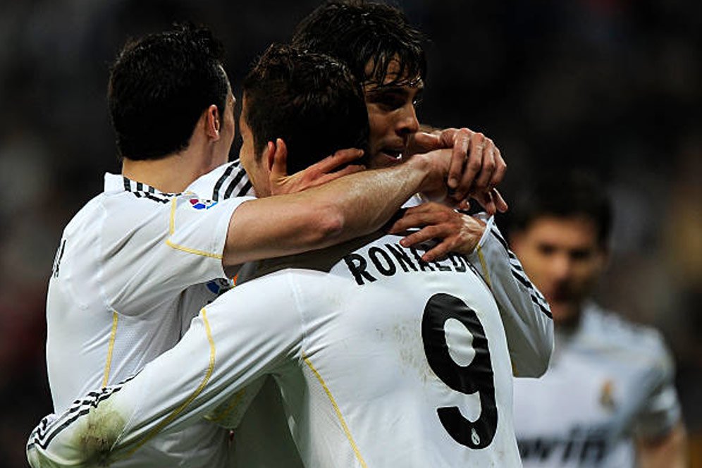 Kala Ronaldo, Kaka, Higuain, Alonso Tenggelamkan Villarreal Kala Ronaldo, Kaka, Higuain, Alonso Tenggelamkan Villarreal
