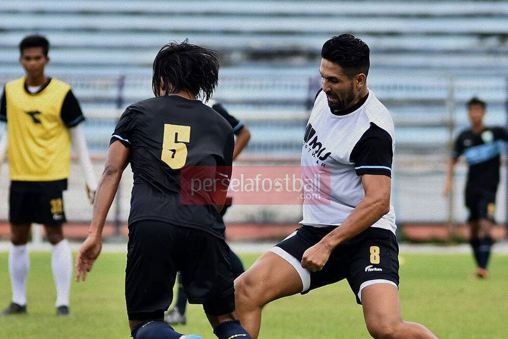 Persela Juga Coret Gaston Castano Persela Juga Coret Gaston Castano