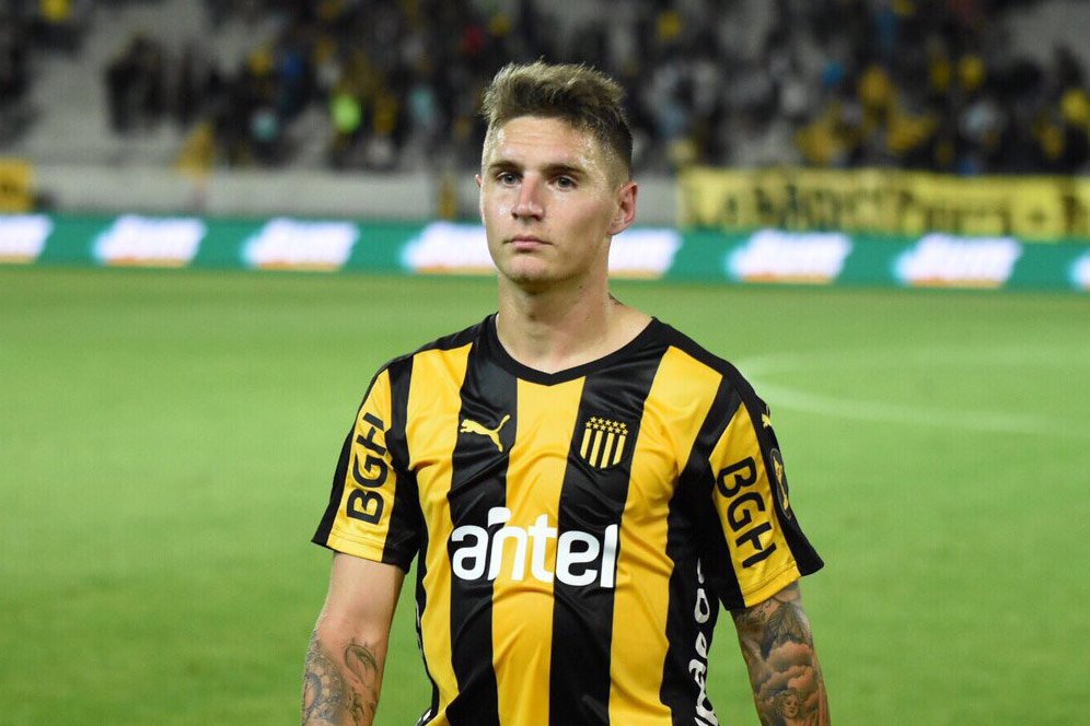 Varela Tolak Pindah ke Inter Milan