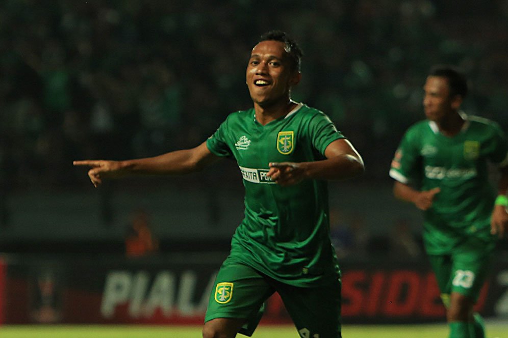 Irfan Jaya Akui Tengah Alami Situasi Sulit di Persebaya Irfan Jaya Akui Tengah Alami Situasi Sulit di Persebaya