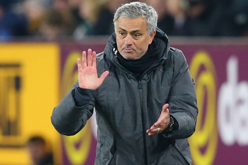 Old Trafford Sunyi, Mourinho Sindir Fans MU Old Trafford Sunyi, Mourinho Sindir Fans MU