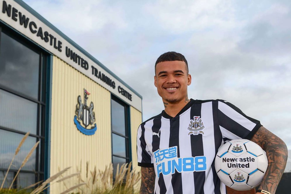 Chelsea Resmi Pinjamkan Kenedy ke Newcastle