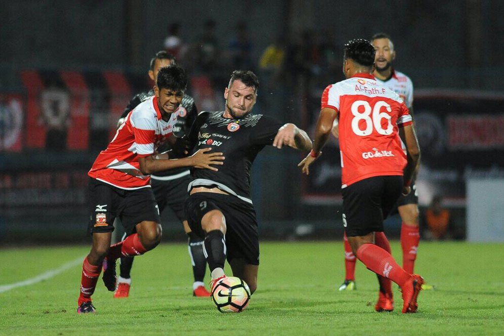 Sepuluh Pemain Persija Tahan Imbang Kedah FA Sepuluh Pemain Persija Tahan Imbang Kedah FA
