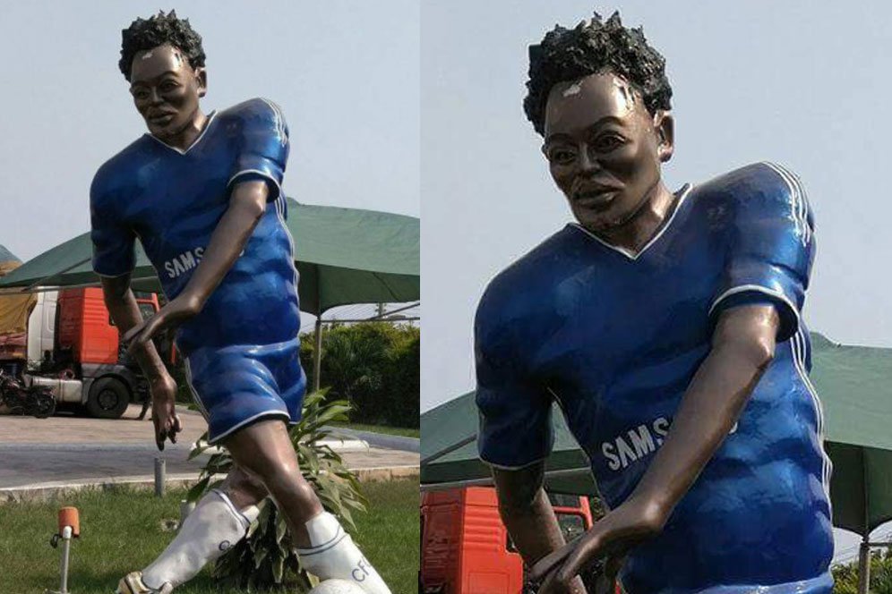 Lebih Absurd dari Ronaldo, Ini Penampakan Patung Michael Essien