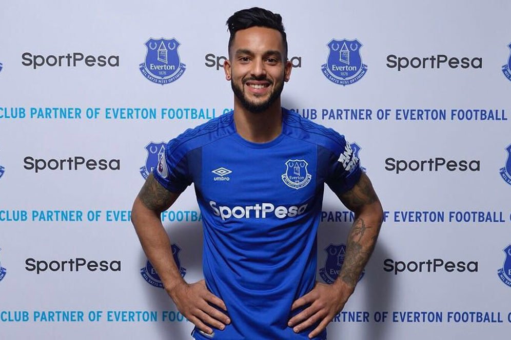 Ternyata Rooney yang Yakinkan Walcott Tinggalkan Arsenal Ternyata Rooney yang Yakinkan Walcott Tinggalkan Arsenal