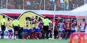 Video: Tawuran, Wasit Obral 10 Kartu Merah dan Bubarkan Pertandingan