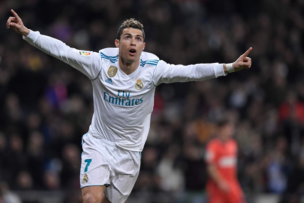 Zidane Kehabisan Kata-kata untuk Puji Ronaldo Zidane Kehabisan Kata-kata untuk Puji Ronaldo
