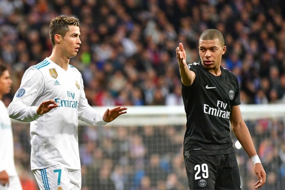 Umur Beda Jauh, Buffon Tetap Bisa Akrab dengan Mbappe Umur Beda Jauh, Buffon Tetap Bisa Akrab dengan Mbappe
