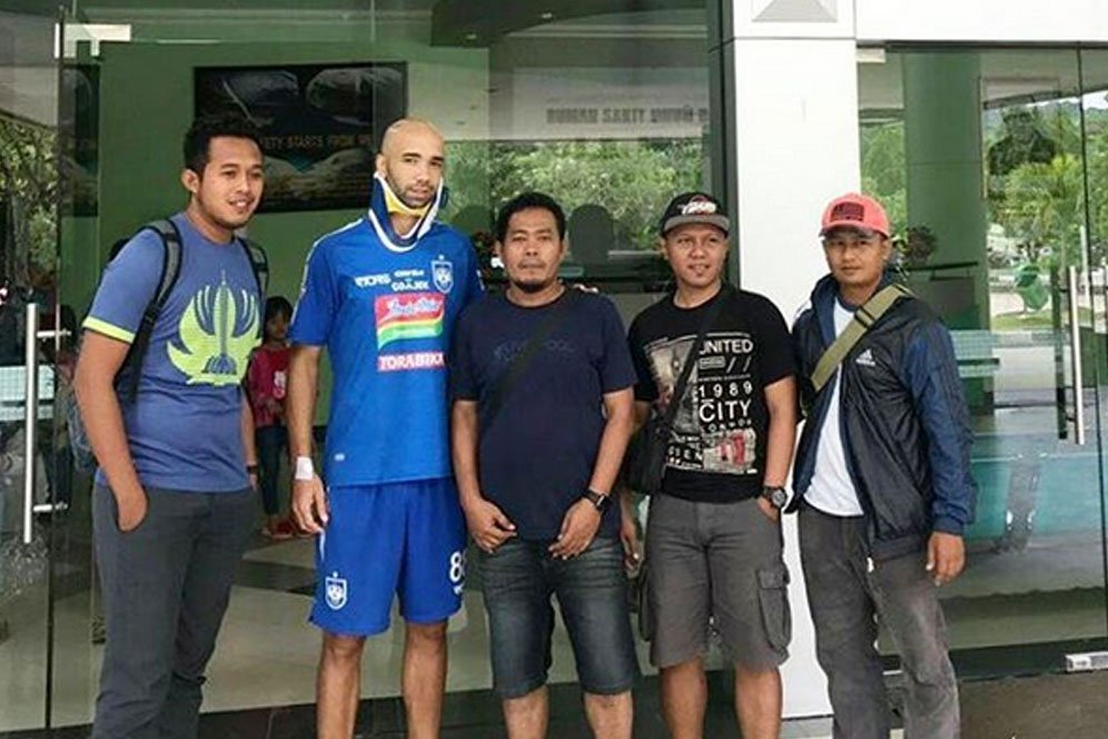 Bruno Silva Enggan Melepas 'Jubah Kebesaran' PSIS Meski Terbaring Sakit Bruno Silva Enggan Melepas 'Jubah Kebesaran' PSIS Meski Terbaring Sakit