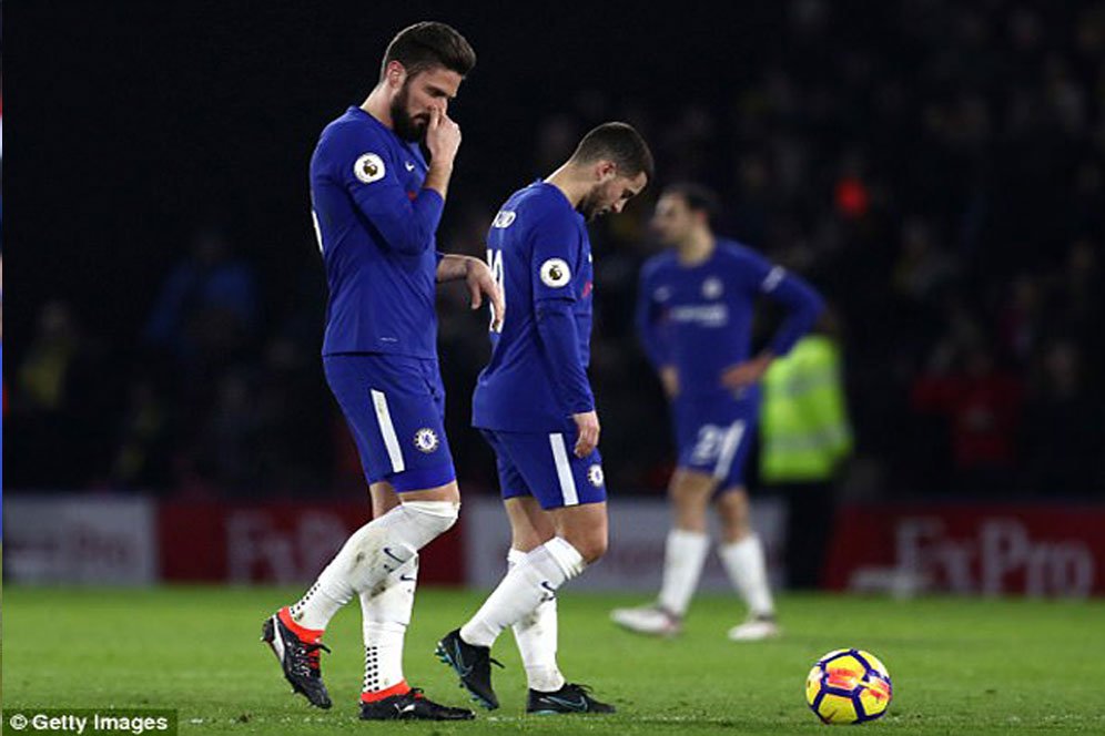 Neville Kritik Chelsea Seperti 'Mannequin'