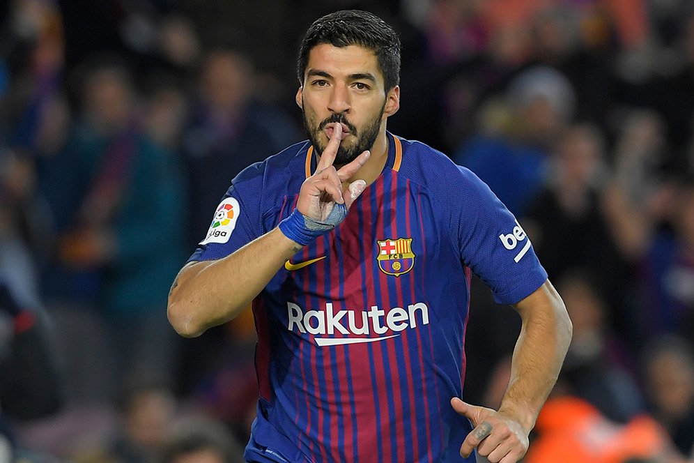 Selebrasi Kontroversial, Gerard Pique Dapat Pembelaan dari Suarez Selebrasi Kontroversial, Gerard Pique Dapat Pembelaan dari Suarez