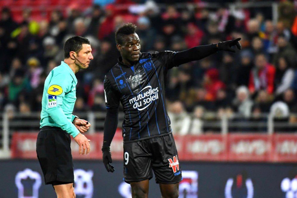 Balotelli Akan Meninggalkan Nice di Akhir Musim Balotelli Akan Meninggalkan Nice di Akhir Musim