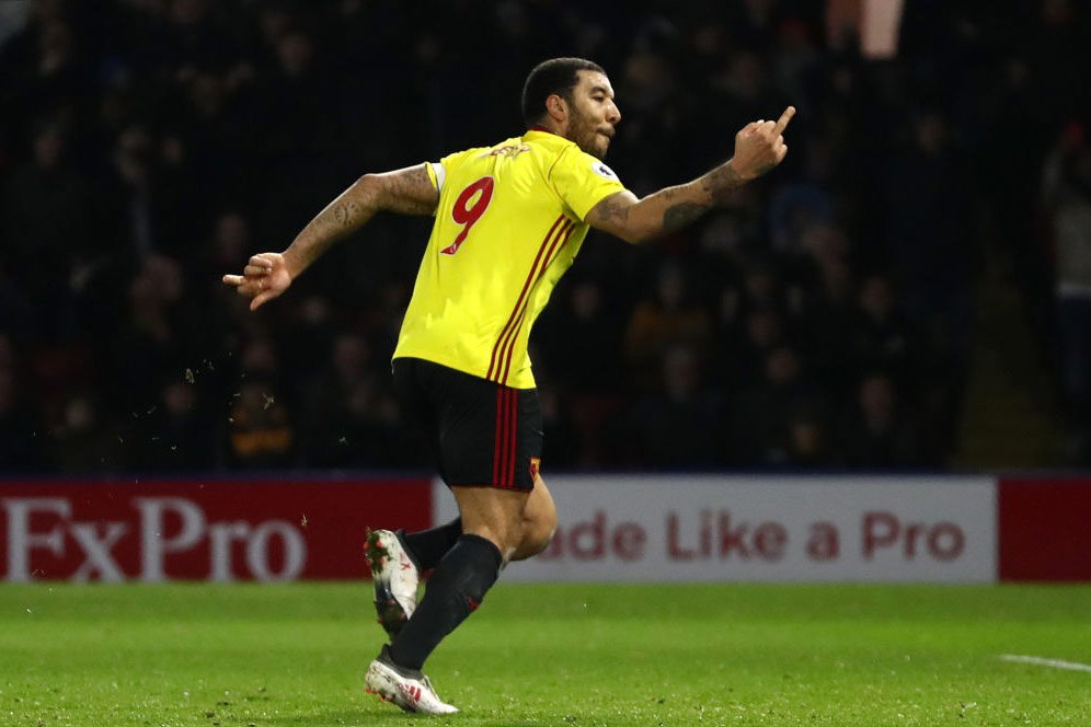 Beri Suporter Chelsea Jari Tengah, Striker Watford Lolos Hukuman Beri Suporter Chelsea Jari Tengah, Striker Watford Lolos Hukuman