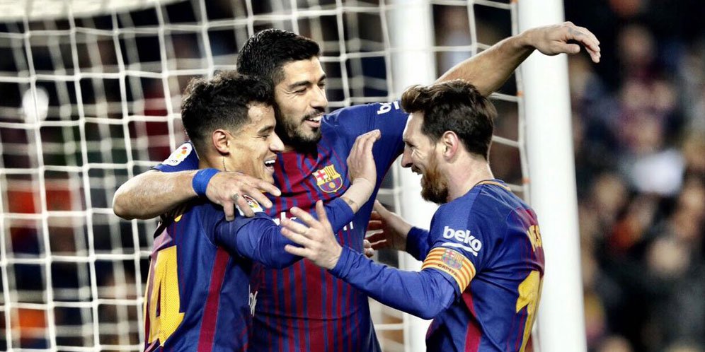 Lionel Messi, Luis Suarez dan Philippe Coutinho merayakan gol-gol Barcelona ke gawang Girona. 
