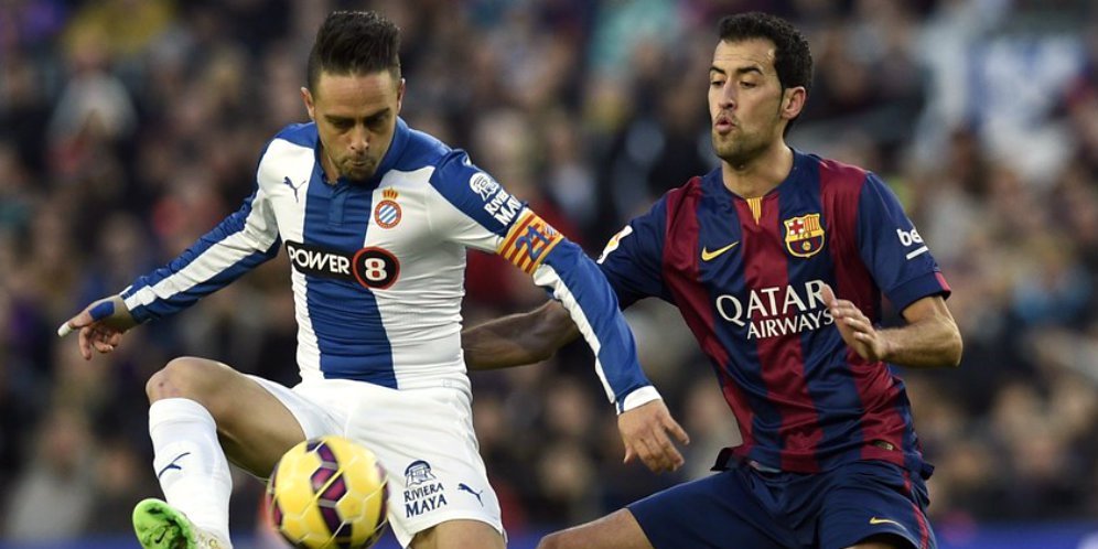 Sergio Garcia dikawal Busquets