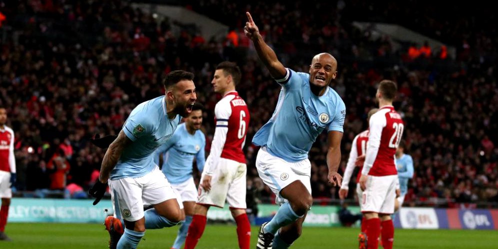 Kompany rayakan golnya ke gawang Arsenal.