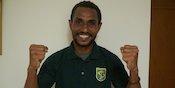 Lawan Sriwijaya FC Bisa Jadi 'Perang Saudara' Bagi Izaac Wanggai Lawan Sriwijaya FC Bisa Jadi 'Perang Saudara' Bagi Izaac Wanggai