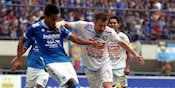 Arema FC Telan Kekalahan di Kandang Persib Bandung Arema FC Telan Kekalahan di Kandang Persib Bandung