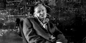 Stephen Hawking Menjawab Soal Sepakbola yang Lebih Rumit dari Fisika Stephen Hawking Menjawab Soal Sepakbola yang Lebih Rumit dari Fisika