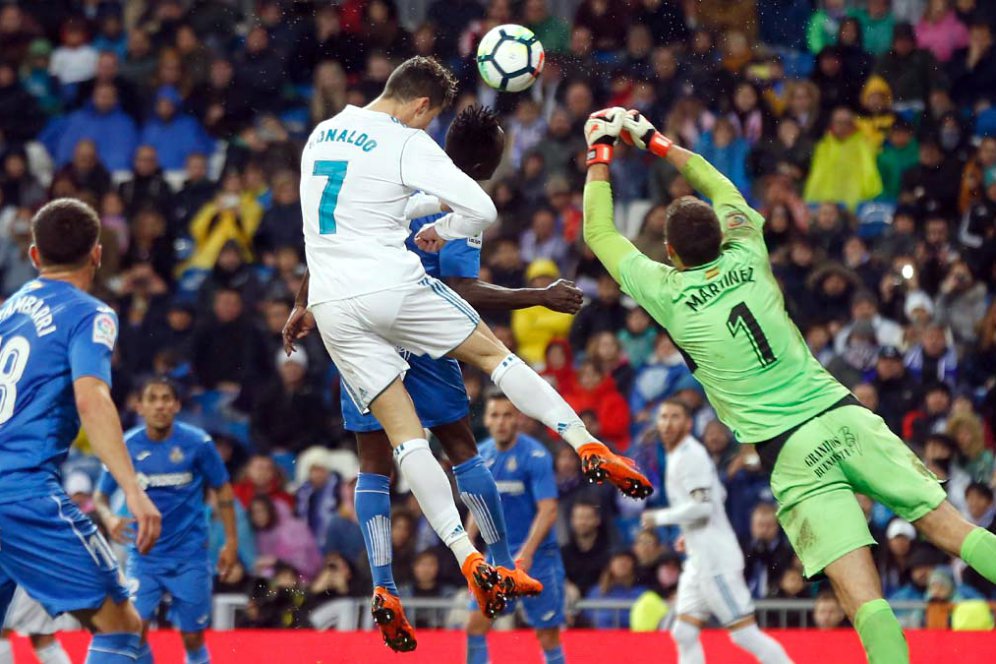 Ronaldo Yang Kembali Tunjukkan Jati Diri Sebagai Pemain Terbaik Dunia Ronaldo Yang Kembali Tunjukkan Jati Diri Sebagai Pemain Terbaik Dunia