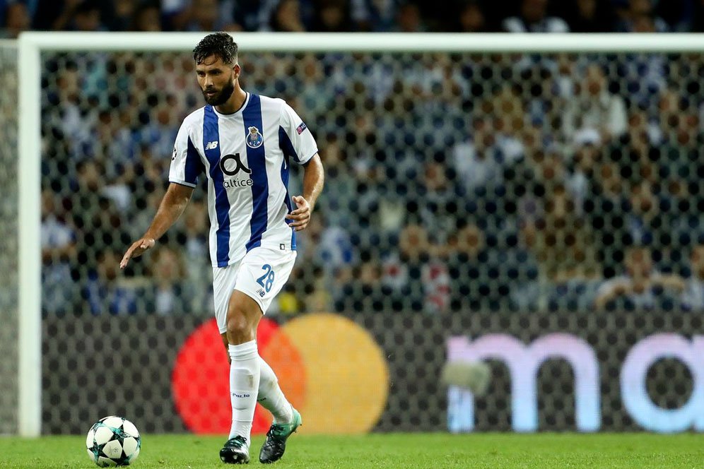 Firmino Minta Bek Porto Ini Gabung Timnas Brasil