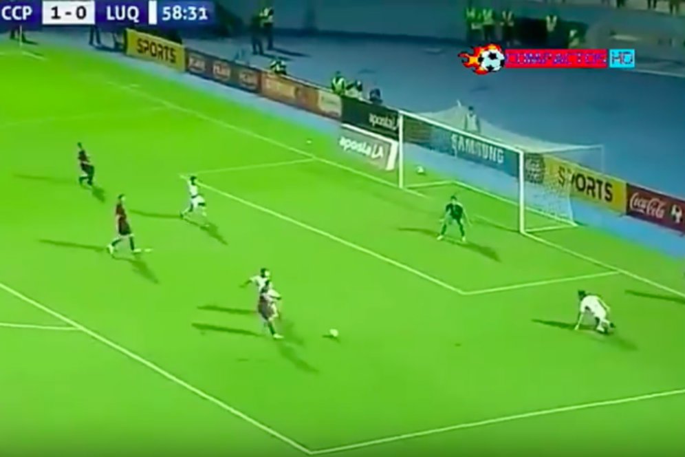 Video: Gol Pemain Ini Keren Banget Video: Gol Pemain Ini Keren Banget