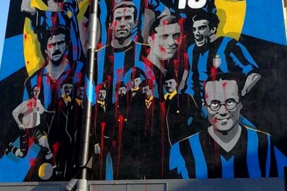 Mural Perayaan 110 Tahun Inter Jadi Korban Vandalisme Mural Perayaan 110 Tahun Inter Jadi Korban Vandalisme