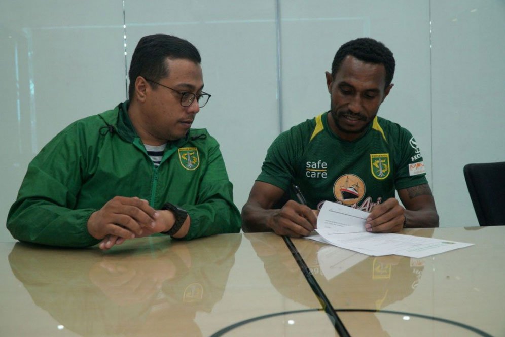 Izaac Wanggai Berpeluang Jalani Debut di Lamongan Izaac Wanggai Berpeluang Jalani Debut di Lamongan