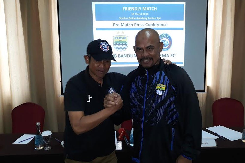 Pelatih Arema FC Nilai Persib Lebih Bagus dari Musim Lalu Pelatih Arema FC Nilai Persib Lebih Bagus dari Musim Lalu