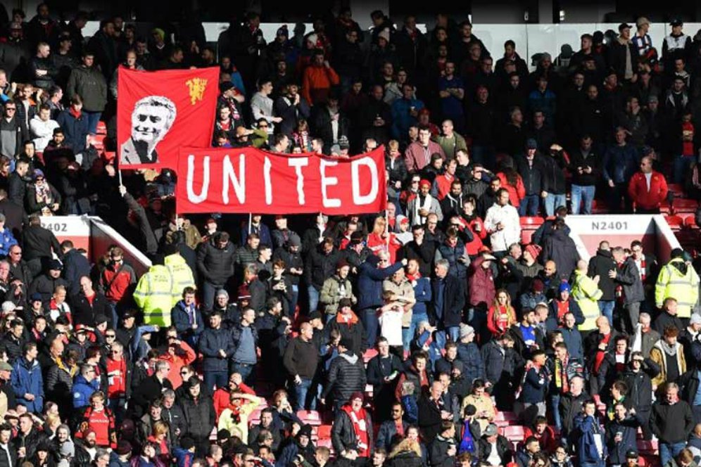 Bryan Robson Puji Loyalitas Fans Manchester United Bryan Robson Puji Loyalitas Fans Manchester United