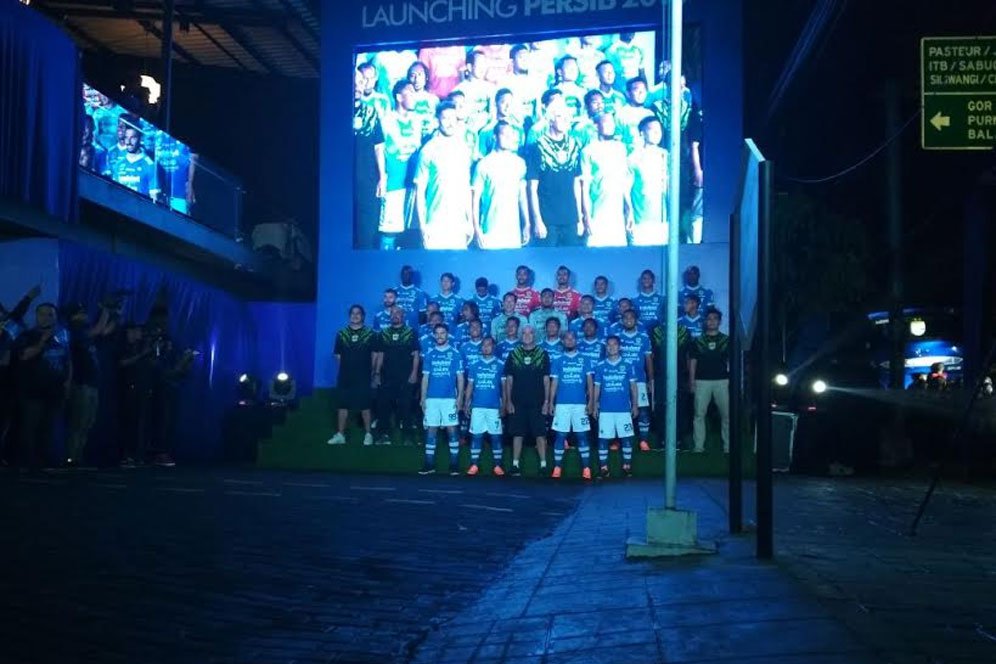 Fans Bayern Munchen Buru Jersey Persib Bandung Fans Bayern Munchen Buru Jersey Persib Bandung