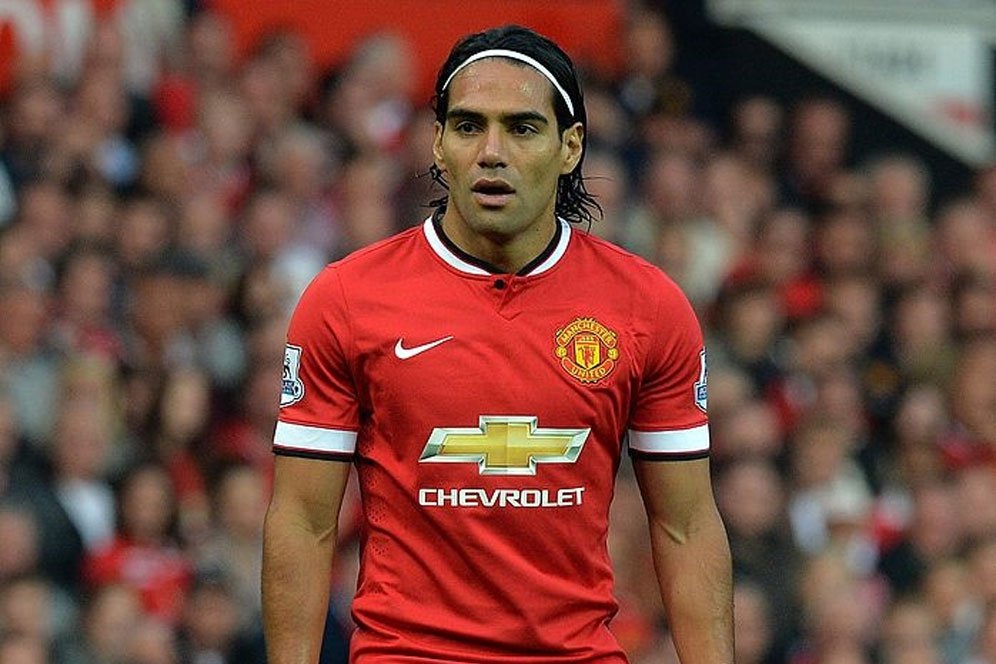 7 Pemain Pinjaman yang Gagal Total di Premier League, Falcao Bapuk di MU & Chelsea 7 Pemain Pinjaman yang Gagal Total di Premier League, Falcao Bapuk di MU & Chelsea